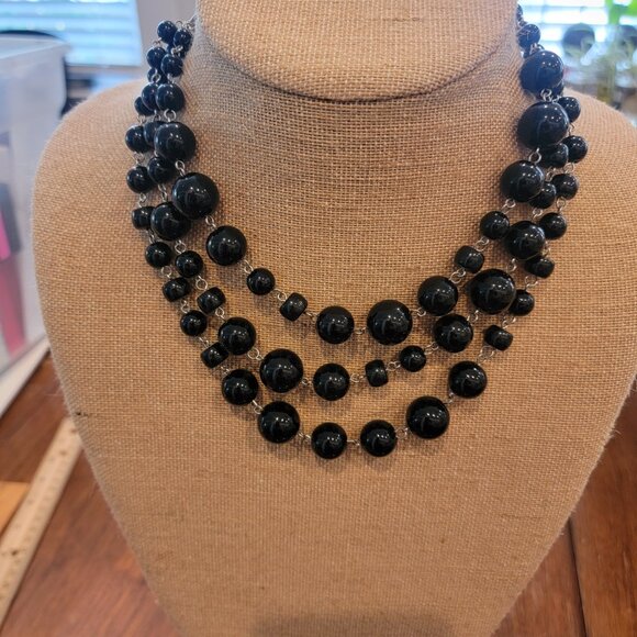 Paparazzi Necklace ~ Everyone Scatter! - Black - Picture 3 of 8